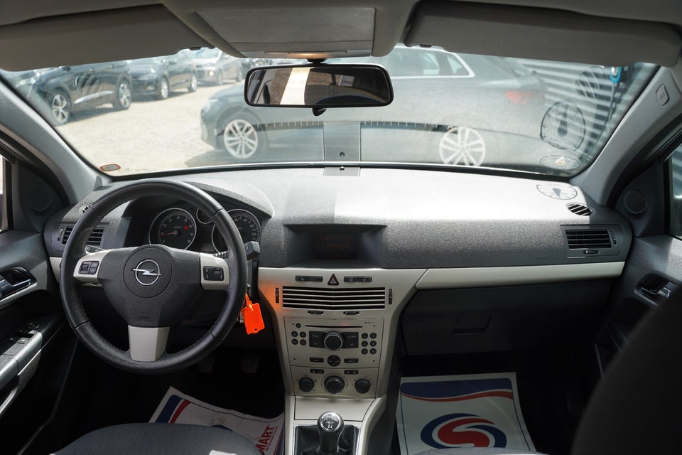 Opel Astra 1,4 16V Enjoy 5d