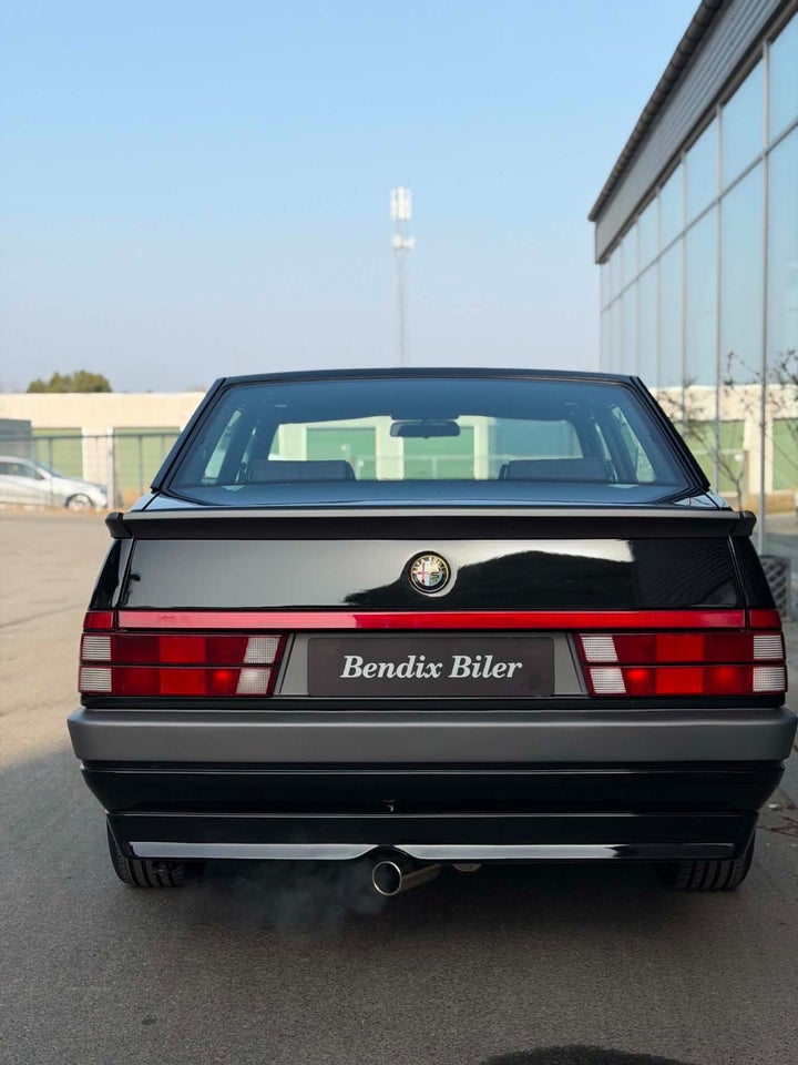 Alfa Romeo 75 2,0 TS 4d