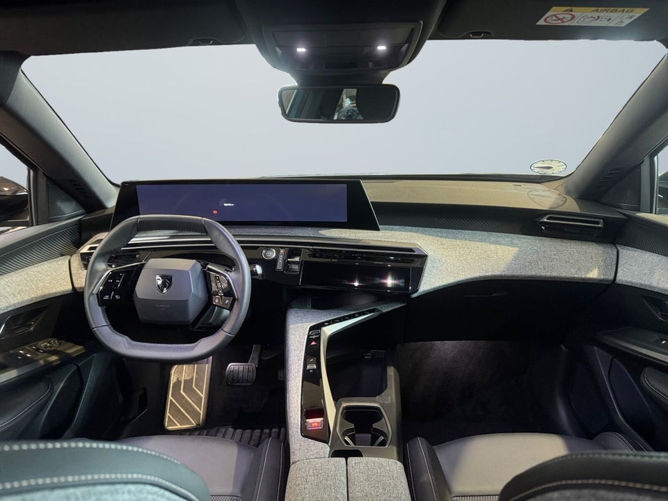 Peugeot e-5008 77 Allure 7prs 5d