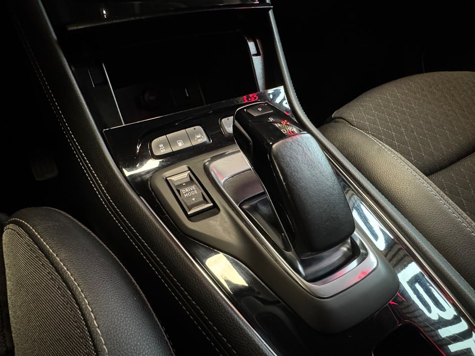 Opel Grandland X 1,6 Hybrid4 Ultimate aut. 5d