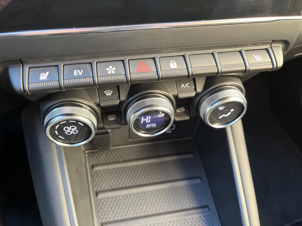 Renault Captur 1,6 E-Tech Intens 5d