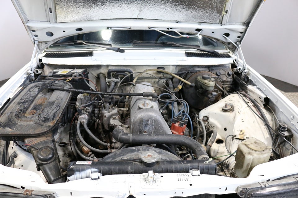 Mercedes 230 E 2,3  4d