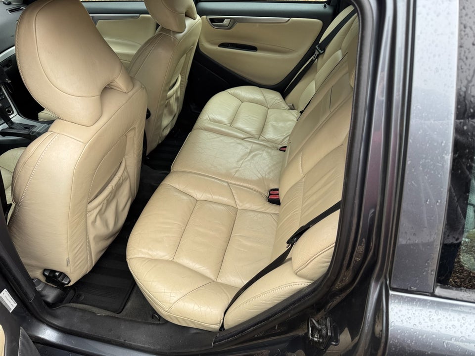 Volvo V70 2,4 170 aut. 5d