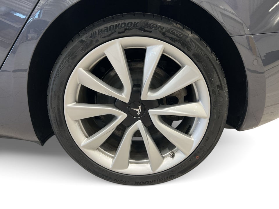 Tesla Model 3 Standard Range+ RWD 4d