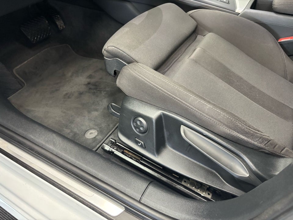 Audi A4 40 TFSi Prestige plus Avant S-tr. 5d