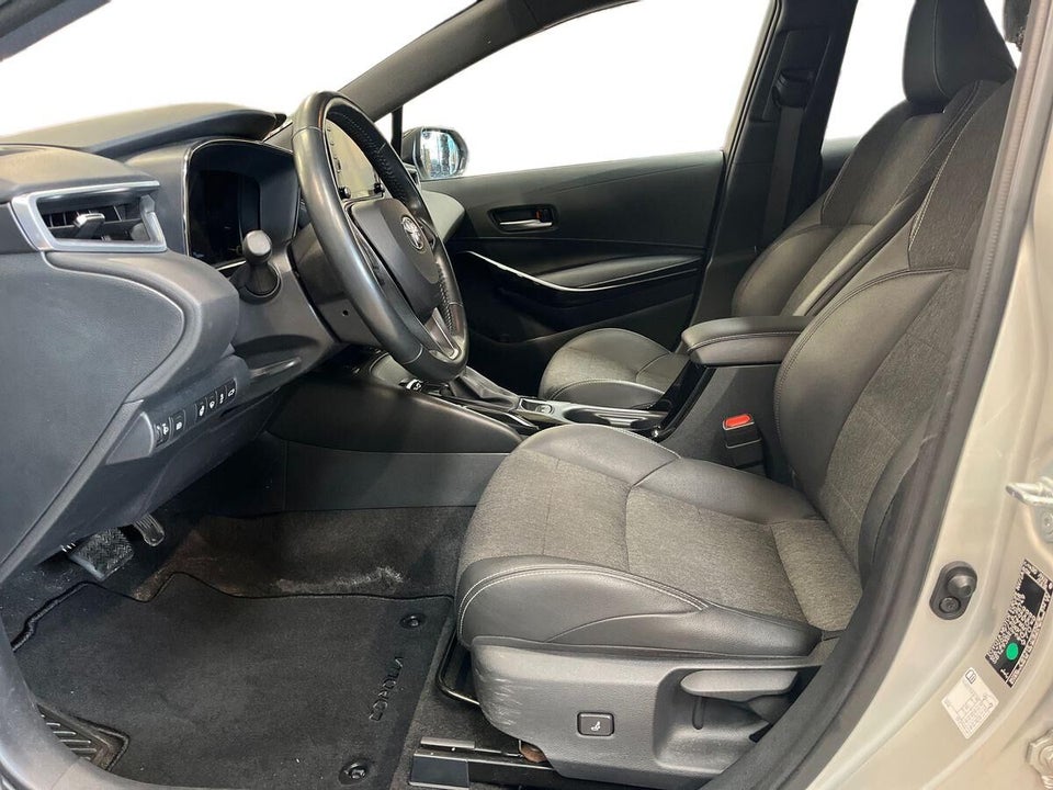 Toyota Corolla 1,8 Hybrid Active Premium Touring Sports MDS 5d