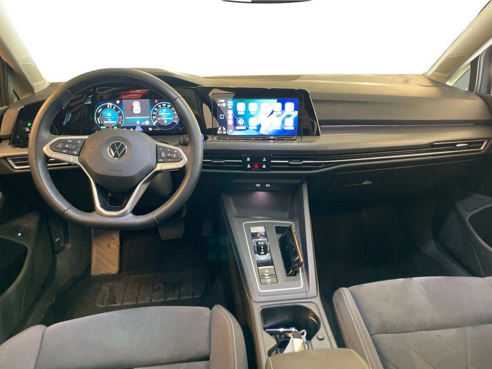 VW Golf VIII 1,4 eHybrid DSG 5d