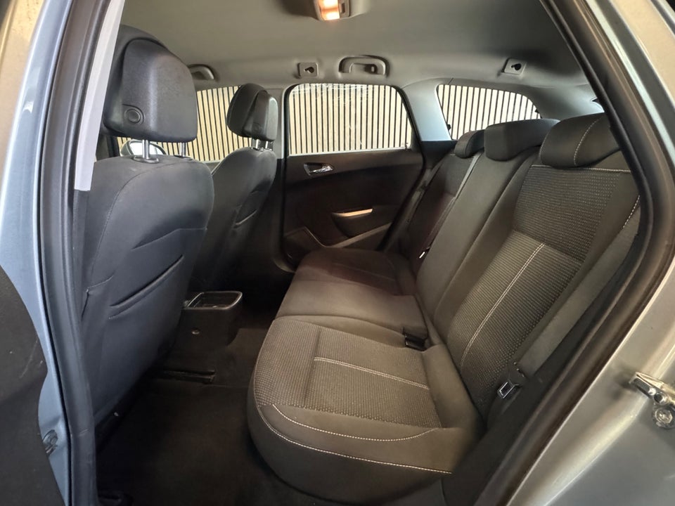 Opel Astra 1,4 T 140 Enjoy Sports Tourer 5d