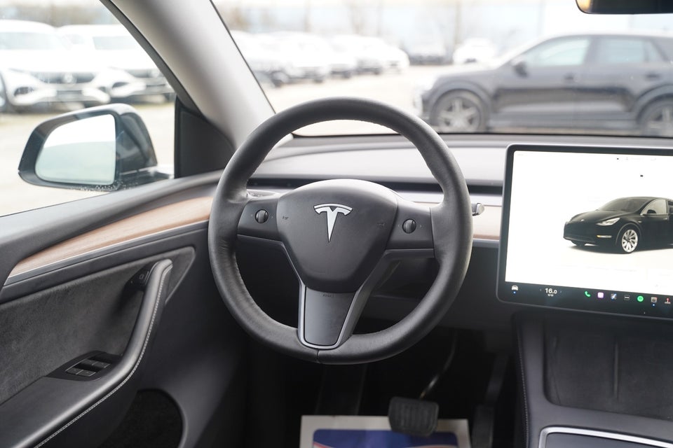 Tesla Model Y Long Range AWD 5d