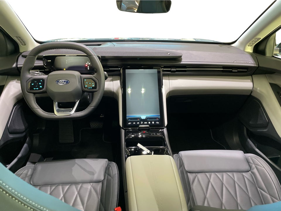 Ford Explorer 82 Premium Extended Range 5d