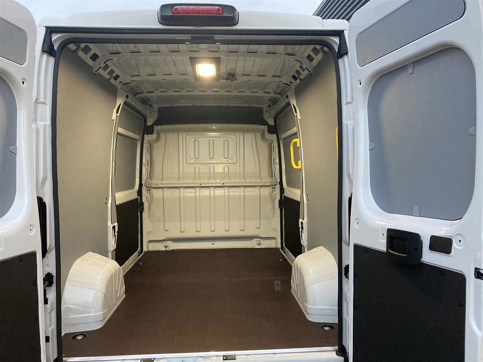 Toyota ProAce Max 2,2 D 140 Comfort Master Kassevogn L2H2 aut.