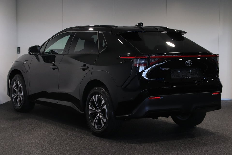 Toyota bZ4X Executive 5d