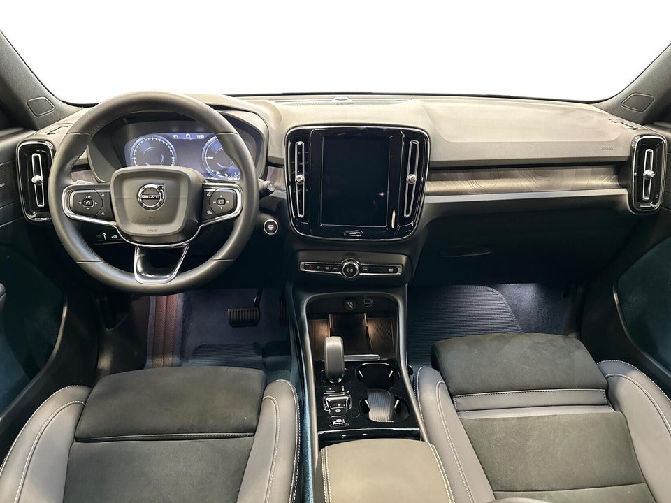 Volvo XC40 1,5 T4 ReCharge Plus Dark aut. 5d