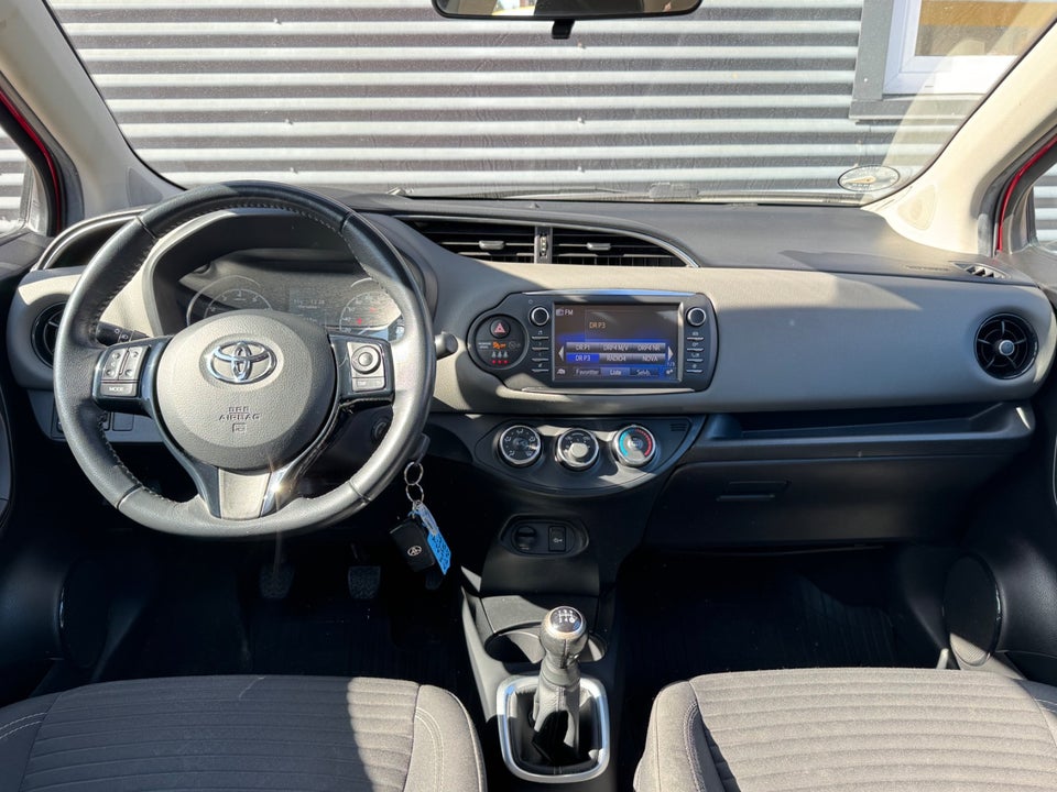 Toyota Yaris 1,0 VVT-i T2 5d