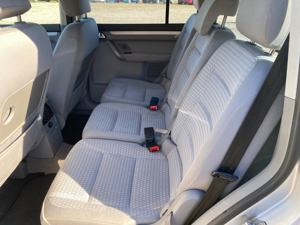 VW Touran 1,6 FSi 5d