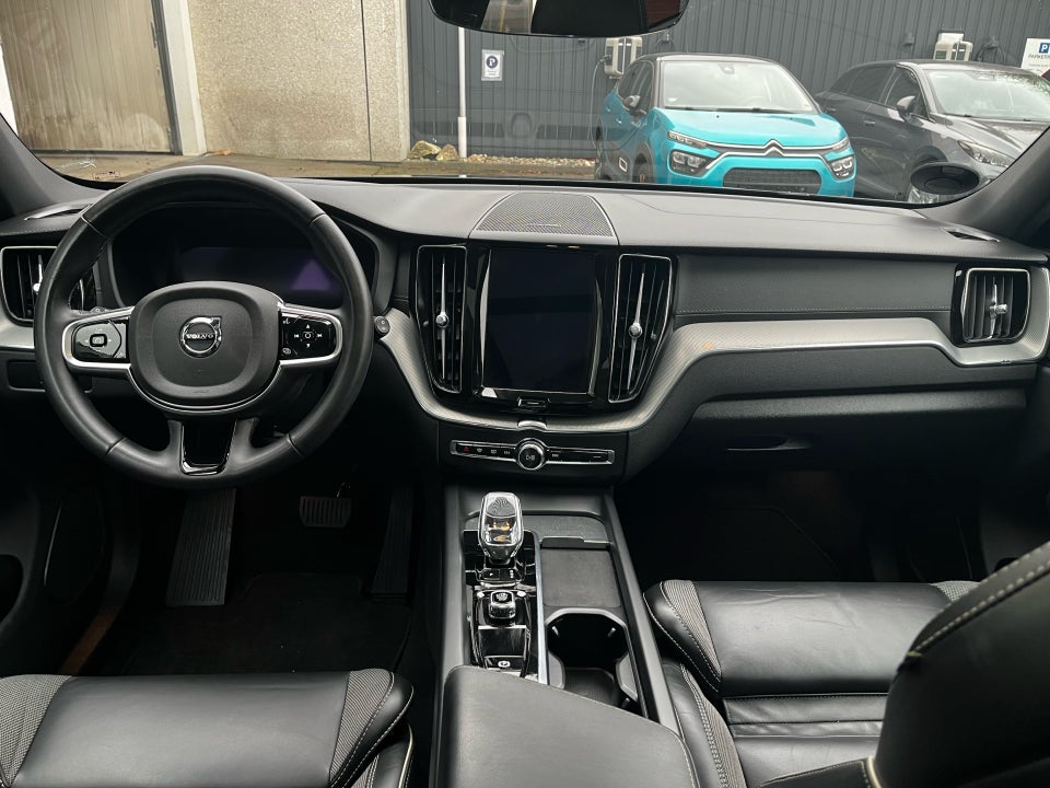 Volvo XC60 2,0 T6 ReCharge Black Edition aut. AWD 5d