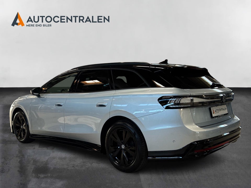 VW ID.7 77 Style+ Tourer 5d