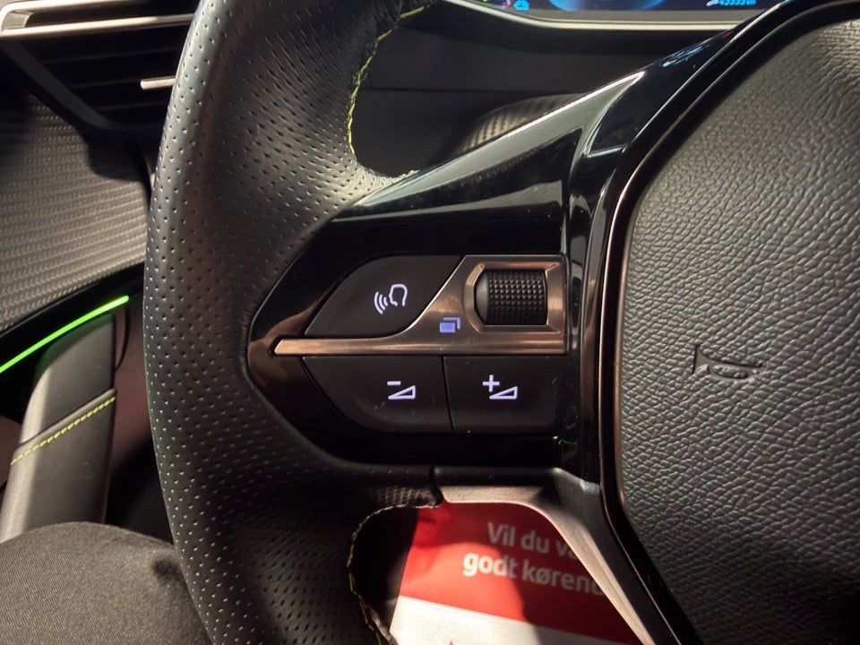 Peugeot e-208 50 GT 5d