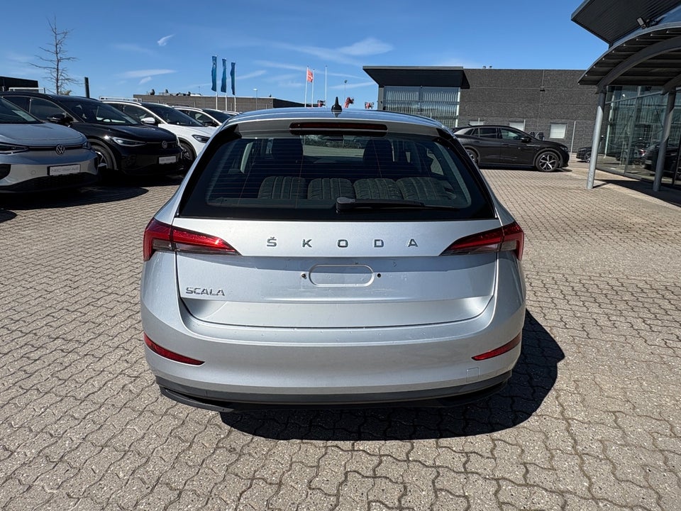 Skoda Scala 1,0 TSi 95 Active 5d