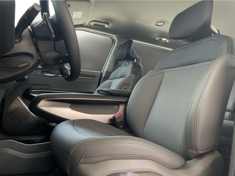 Kia EV9 76 Standard Range Upgrade RWD 7prs 5d