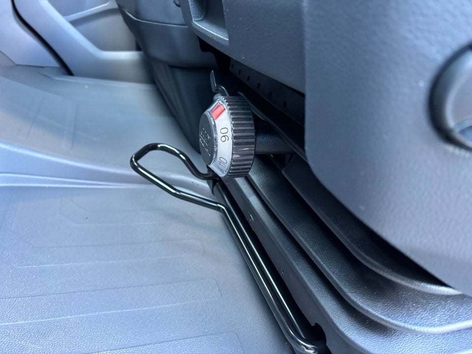 VW Crafter 35 2,0 TDi 177 Kassevogn L3H3 aut.