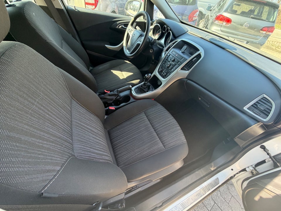 Opel Astra 1,6 Sport Sports Tourer 5d