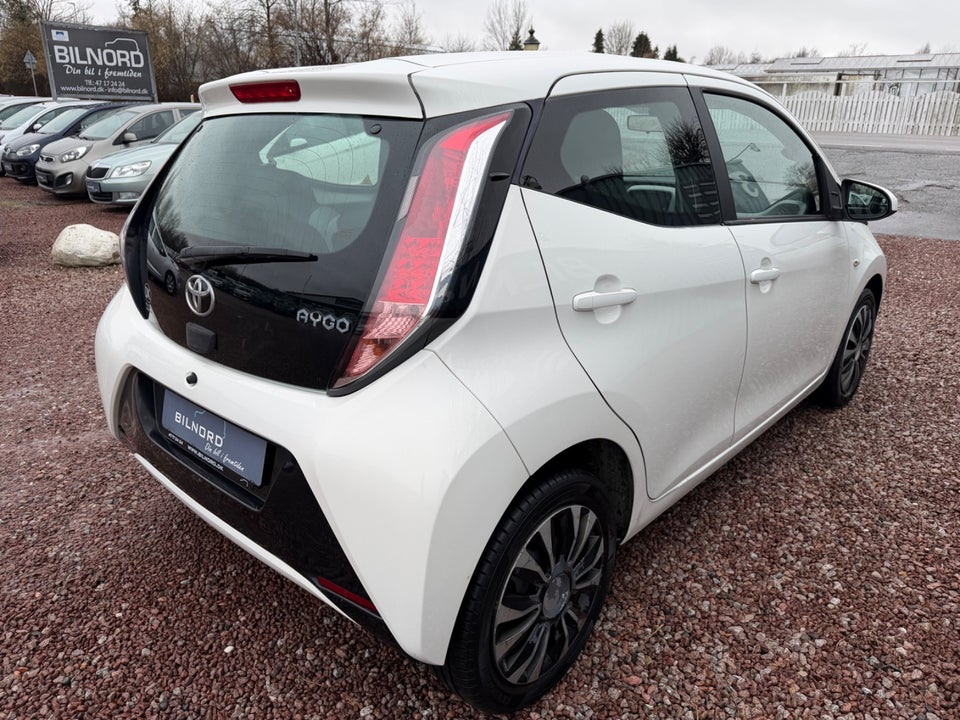 Toyota Aygo 1,0 VVT-i x-touch 5d