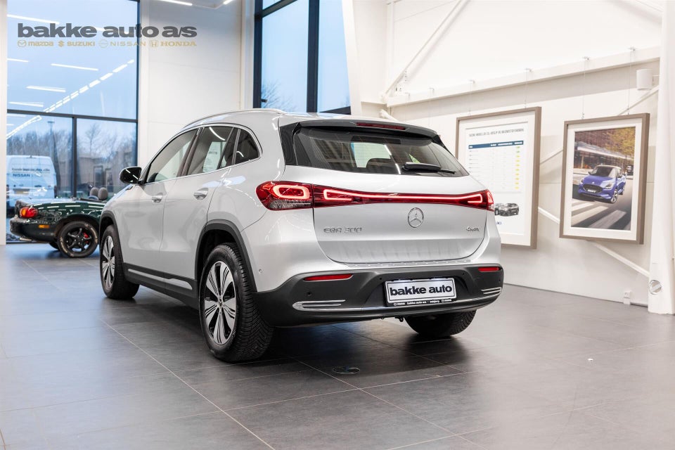 Mercedes EQA300 Progressive 4Matic 5d