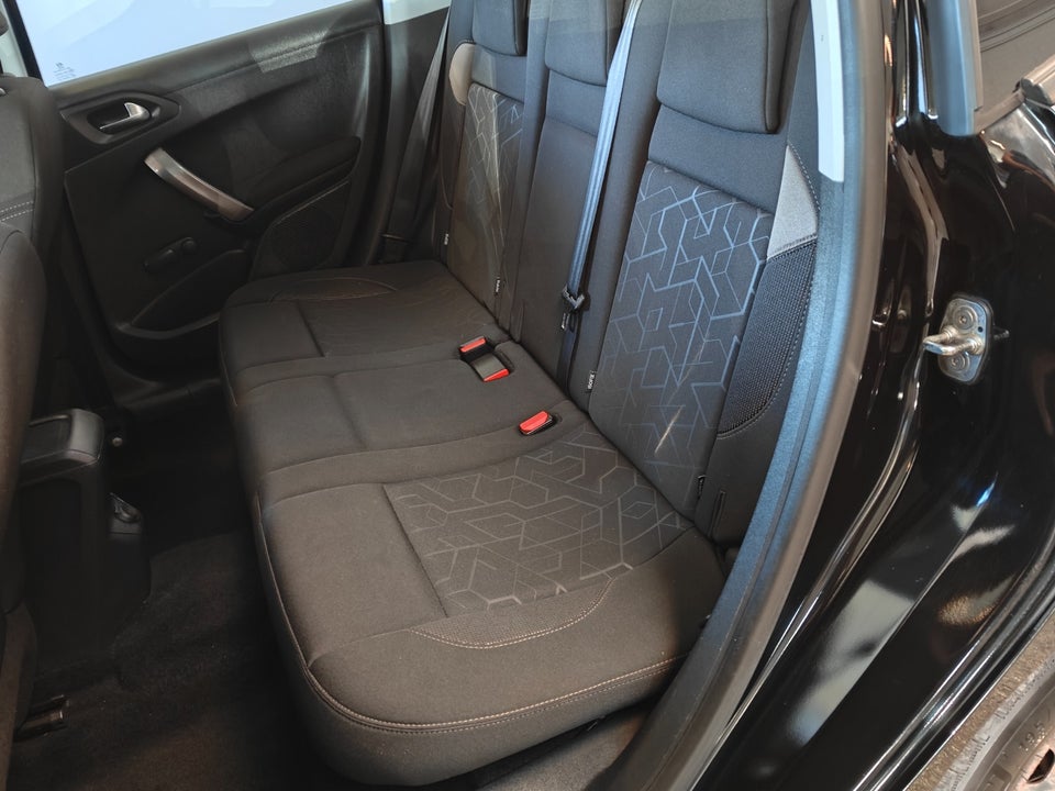 Peugeot 2008 1,2 VTi 82 Active Sky 5d