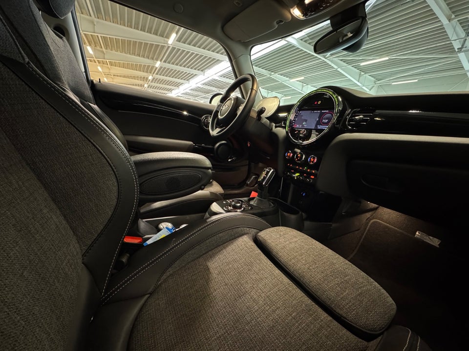 MINI Cooper SE Classic Trim 3d