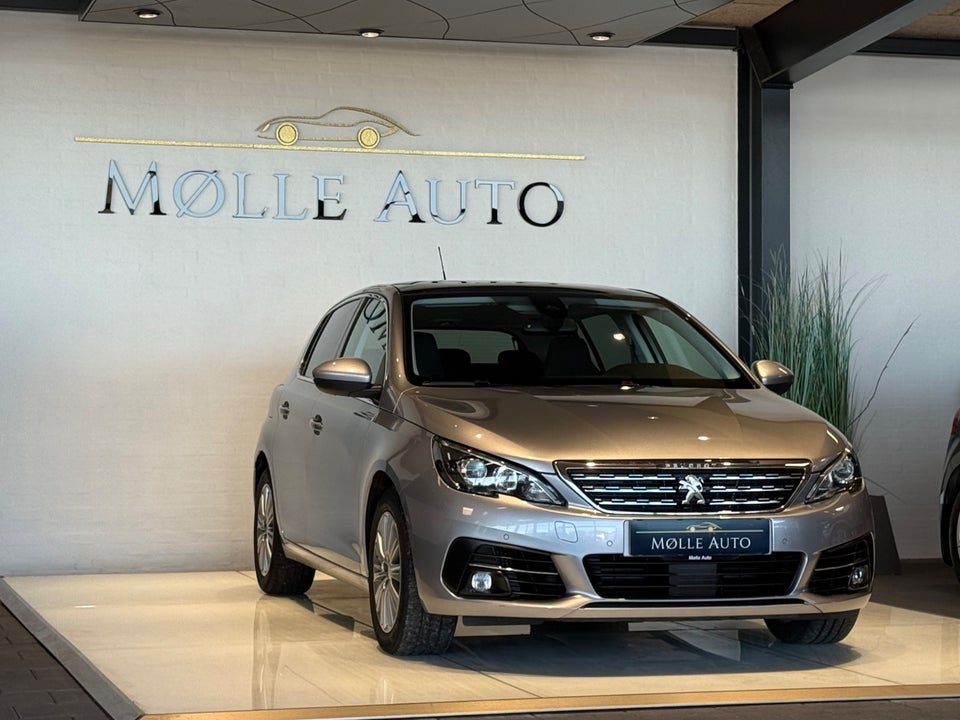 Peugeot 308 1,5 BlueHDi 130 Selection Sky 5d