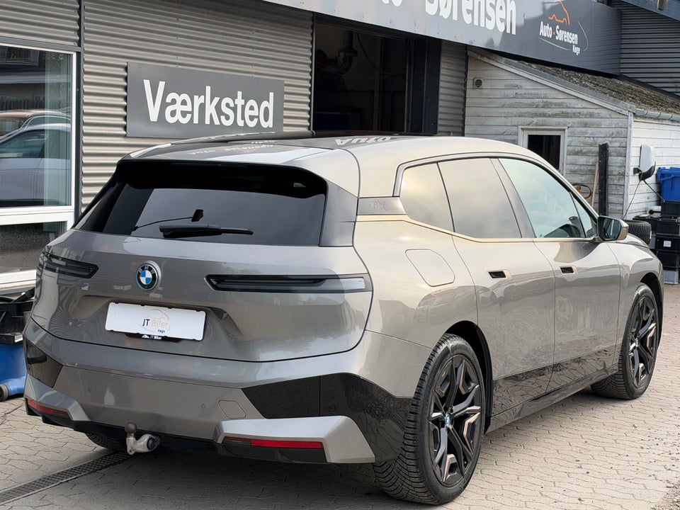 BMW iX xDrive40 Fully Charged 5d
