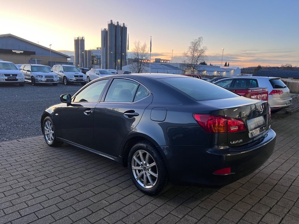 Lexus IS220d 2,2 Komfort 4d