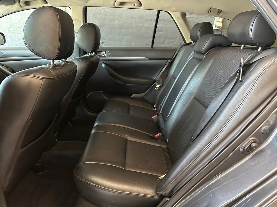 Toyota Avensis 2,2 D-4D 150 Executive stc. 5d