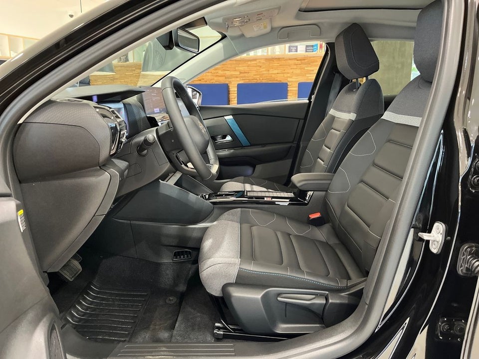 Citroën ë-C4 X 50 Shine 4d