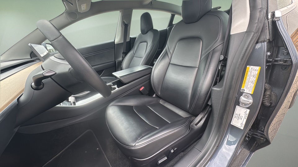 Tesla Model 3 Long Range AWD 4d
