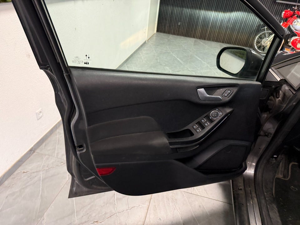 Ford Fiesta 1,5 TDCi 85 Titanium 5d