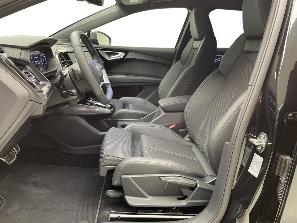 Audi Q4 e-tron 45 S-line quattro 5d