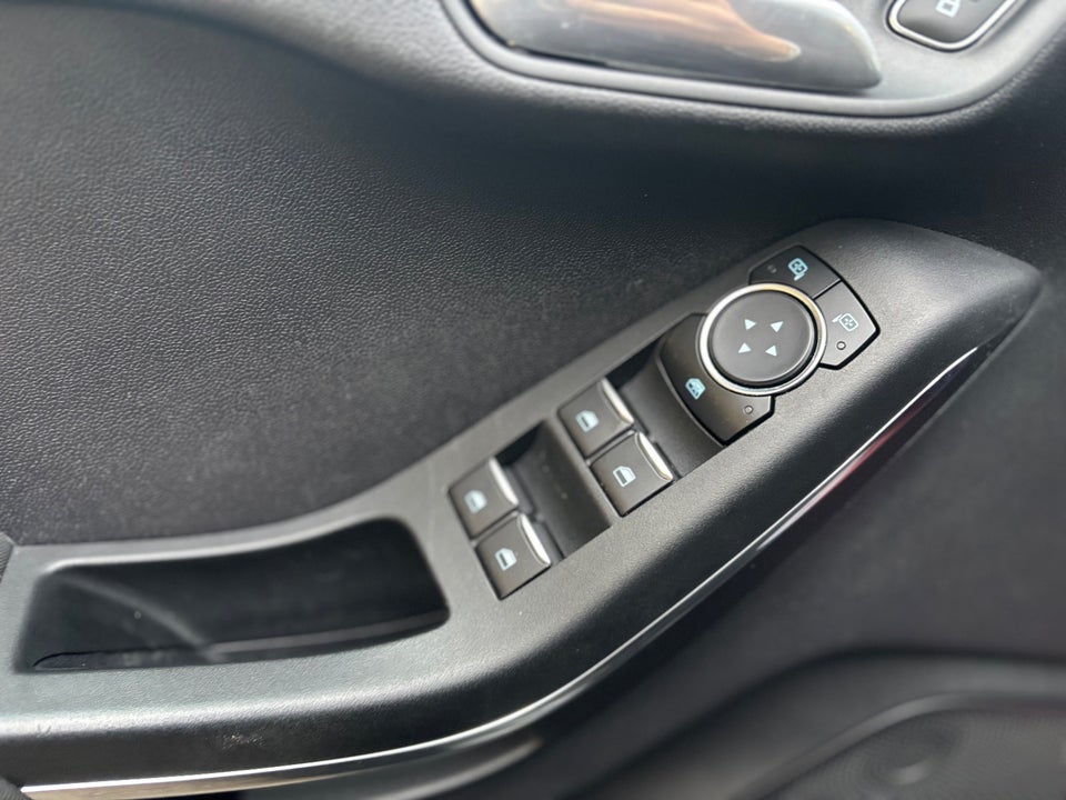 Ford Fiesta 1,0 EcoBoost mHEV Titanium 5d