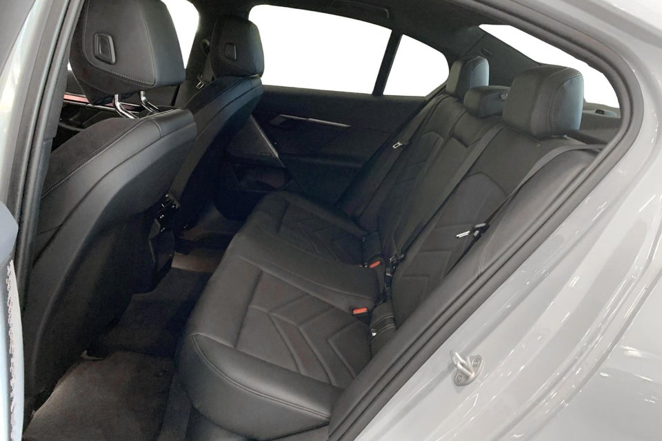 BMW i5 eDrive40 M-Sport 4d