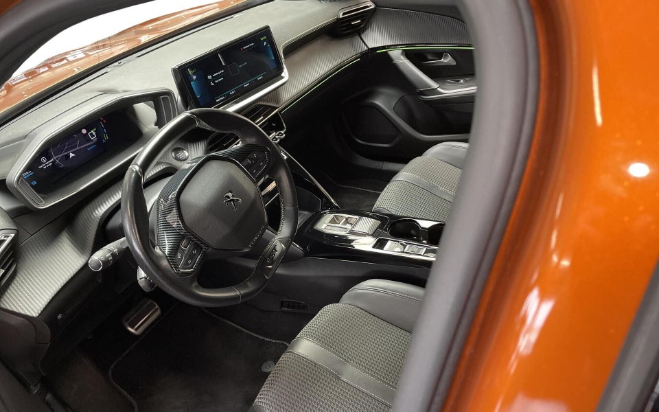 Peugeot e-2008 50 GT Sky 5d