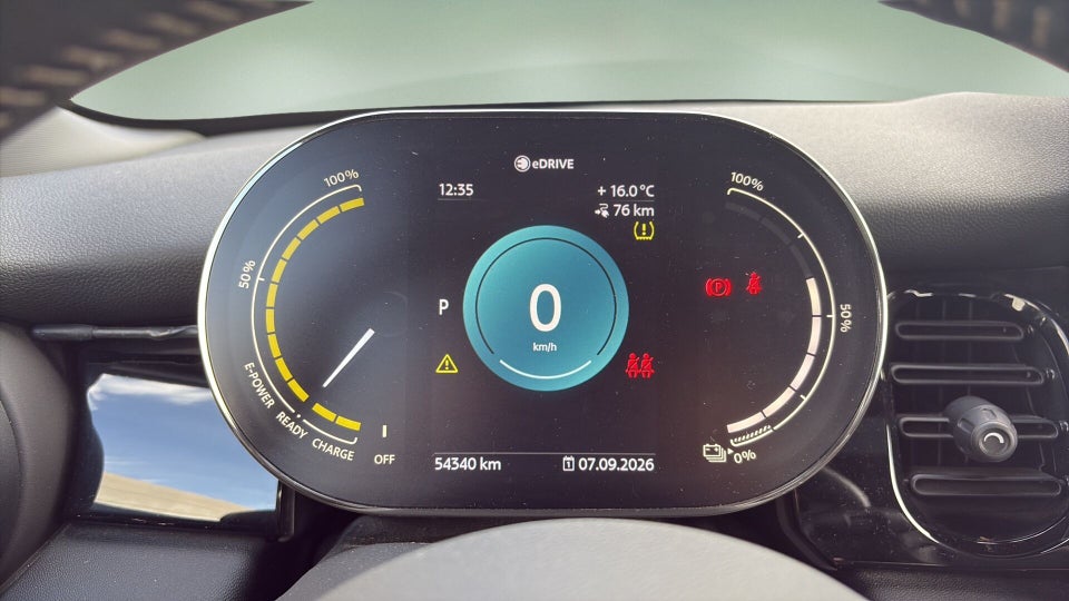 MINI Cooper SE Essential 3d
