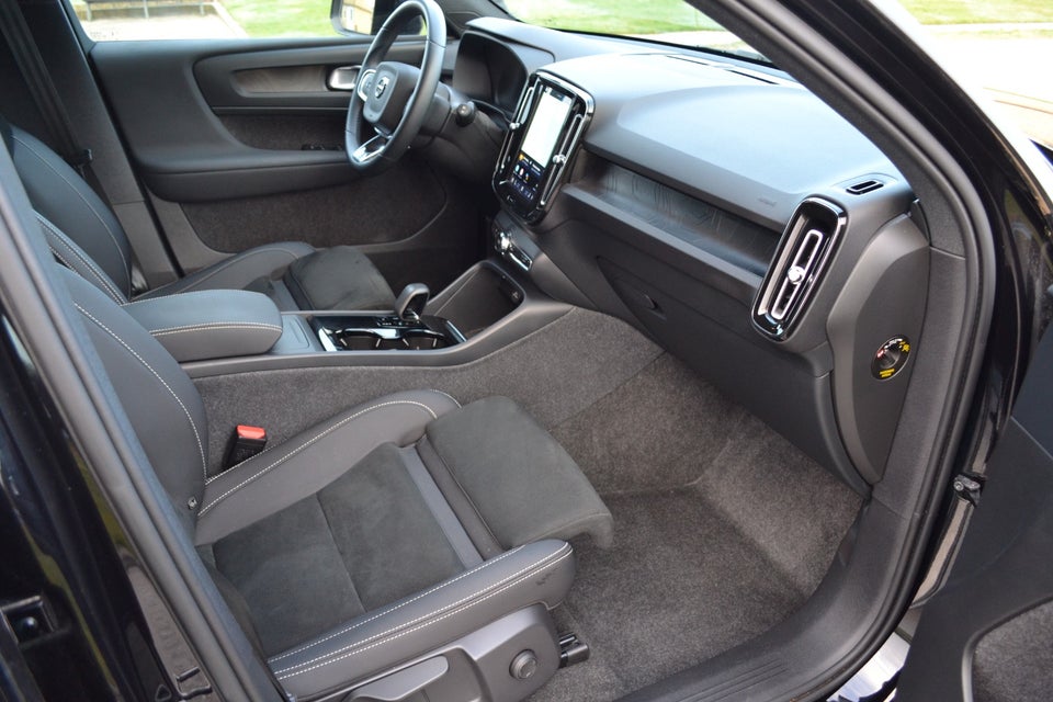 Volvo XC40 ReCharge Extended Range Plus 5d