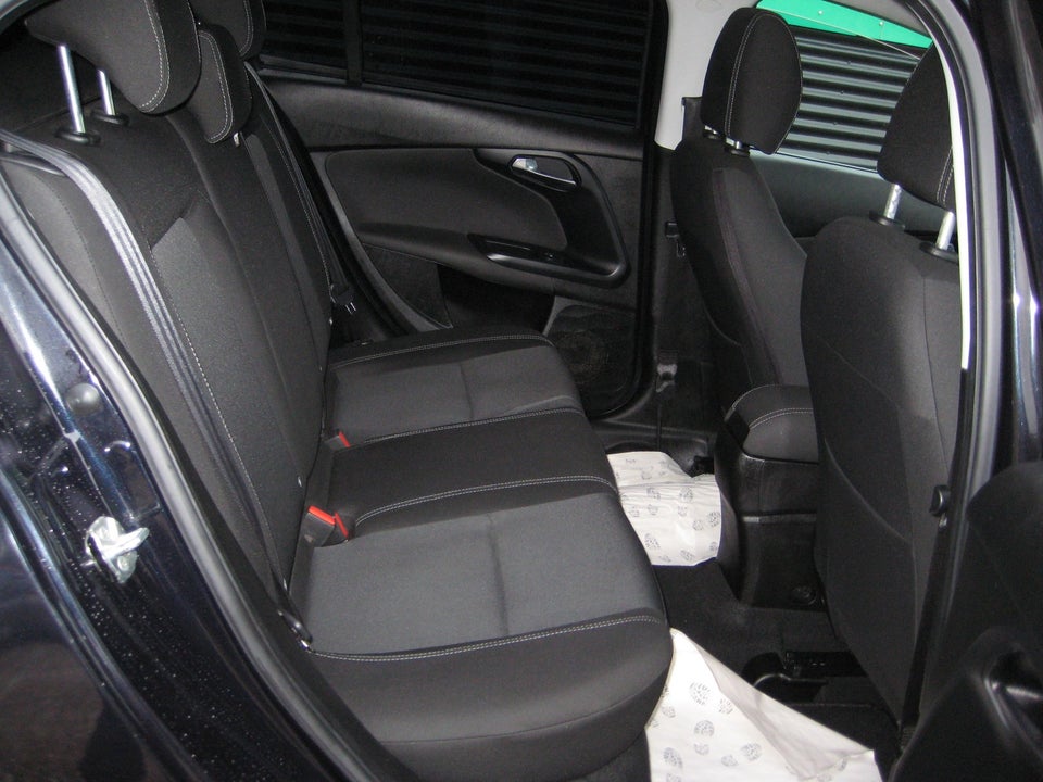 Fiat Tipo 1,4 16V Lounge 5d