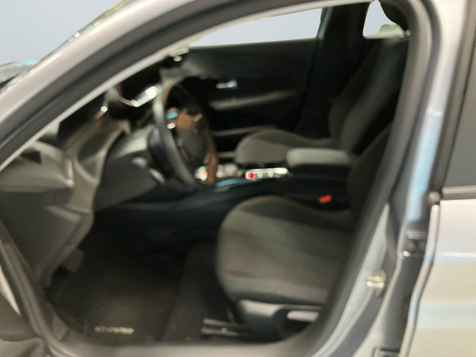 Peugeot e-208 50 Style 5d