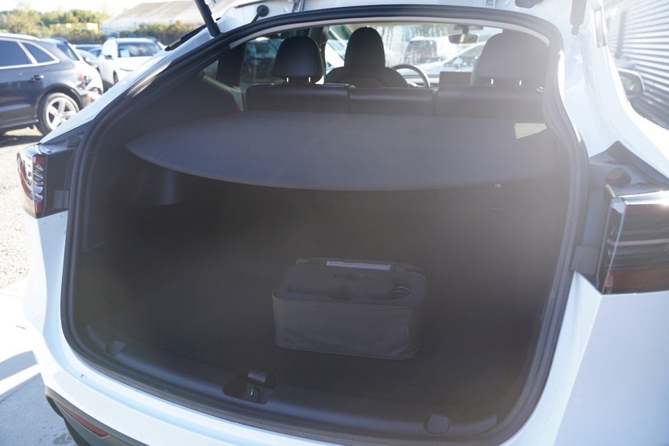 Tesla Model Y RWD 5d