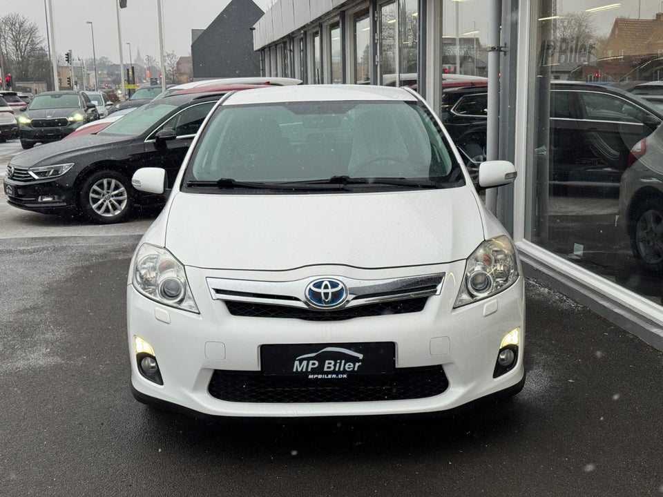 Toyota Auris 1,8 Hybrid 5d