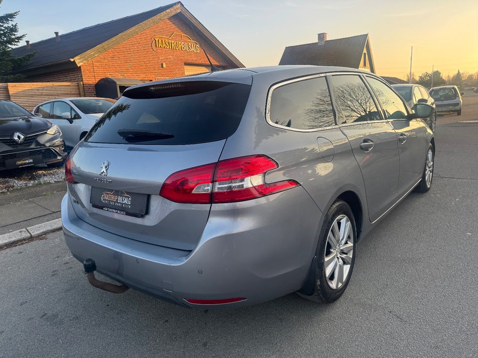 Peugeot 308 1,2 e-THP 130 Active EAT6 5d