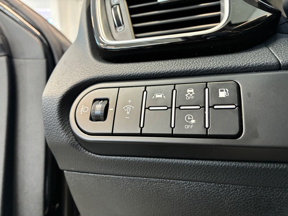 Kia XCeed 1,6 PHEV Prestige DCT 5d