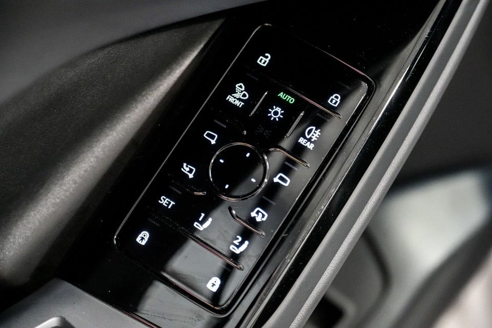 Audi Q6 e-tron S-line quattro 5d